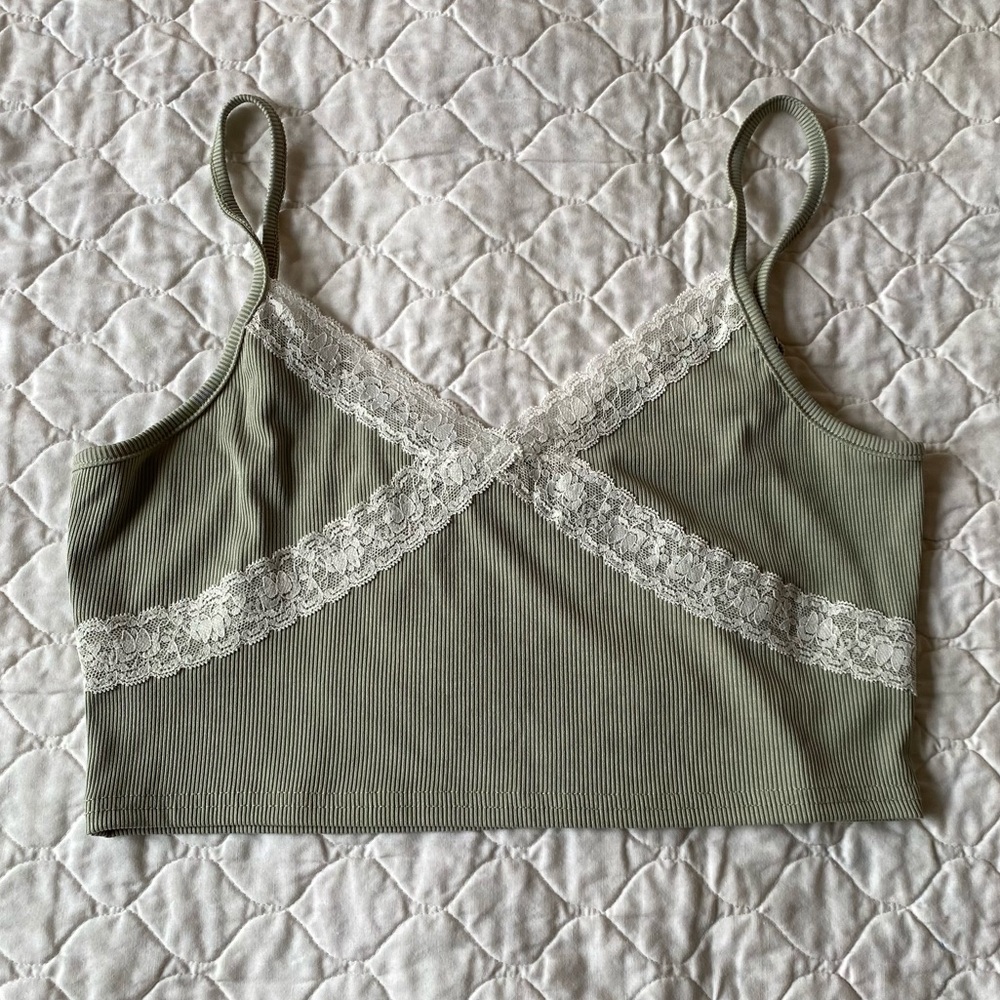 Lace Trim Cropped Tank Top
